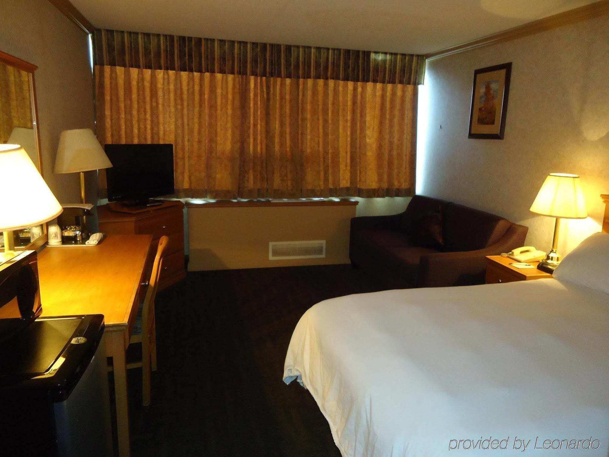 Sands Inn & Suites Эдмонтон Экстерьер фото
